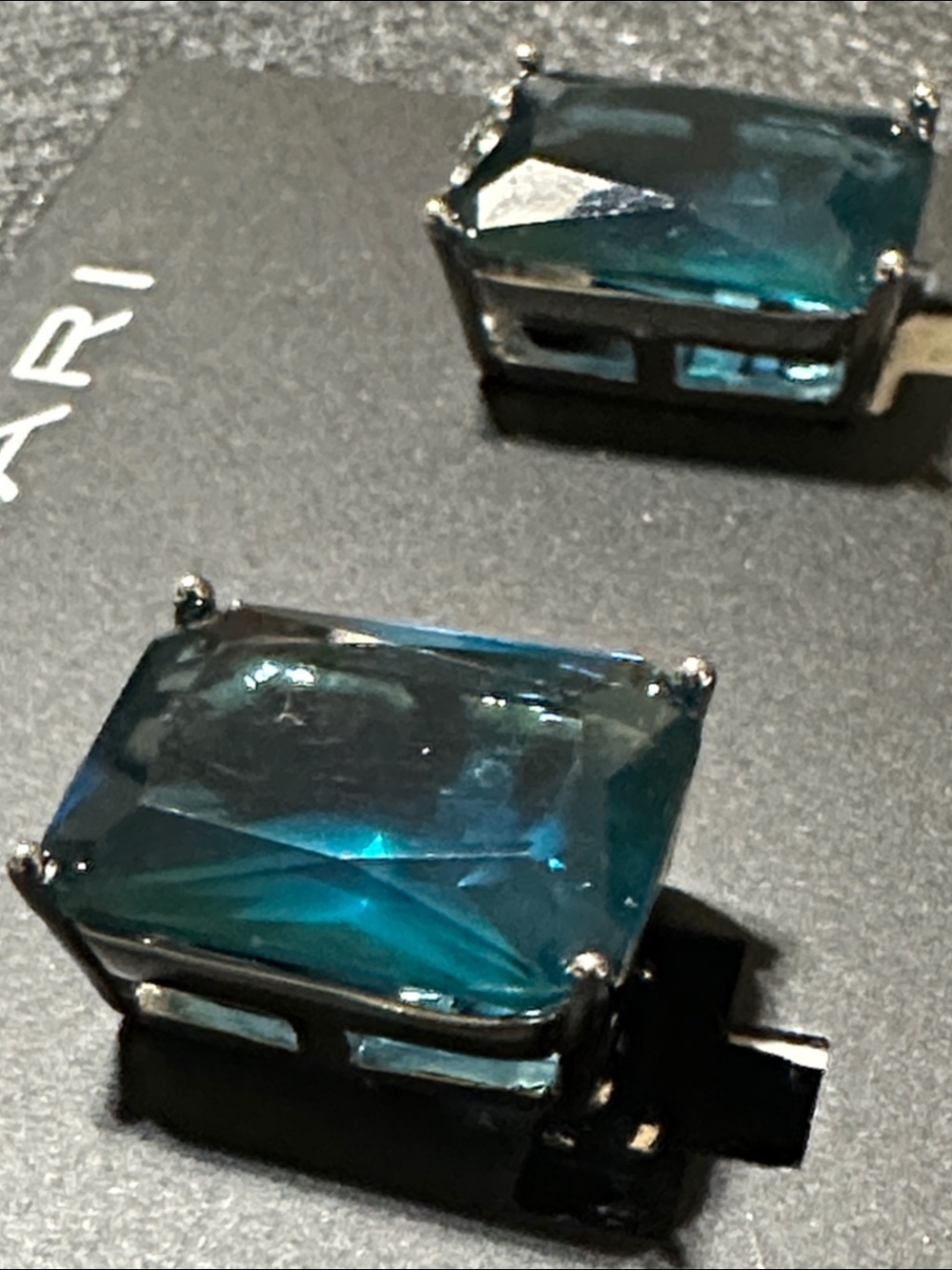 TAHARI Silver Tone Statement Blue Stone Clip On Earrings - Picture 4 of 16
